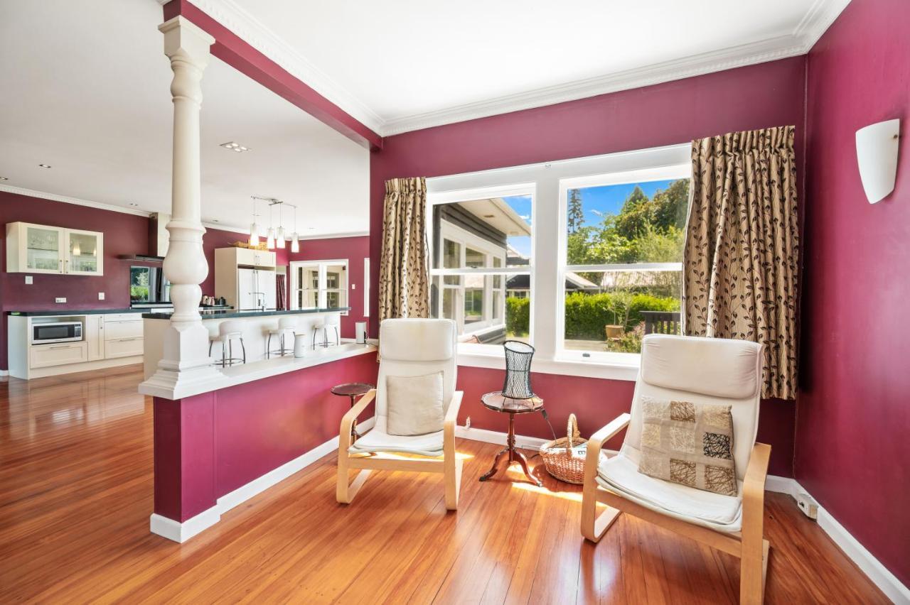 Springfield Rise Lodge - Rotorua Holiday Home Экстерьер фото