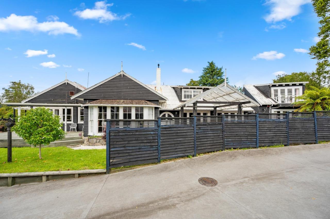 Springfield Rise Lodge - Rotorua Holiday Home Экстерьер фото