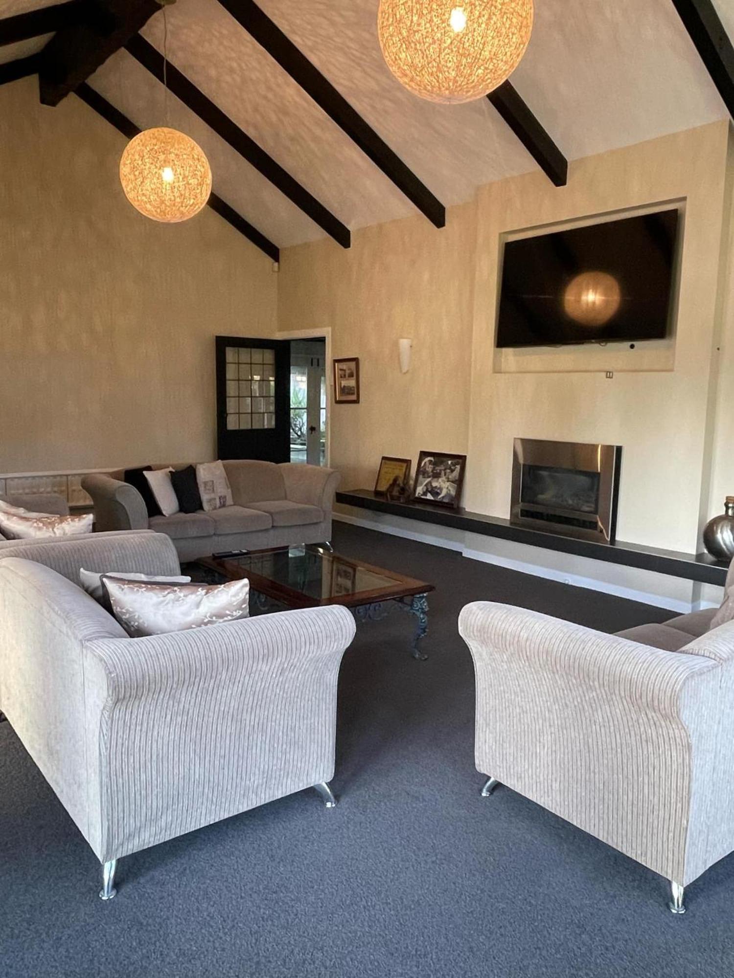Springfield Rise Lodge - Rotorua Holiday Home Экстерьер фото